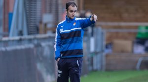 Team SIF - Moss FK 2-5, 18. april 2017: Hovedtrener Vitor Gazimba.