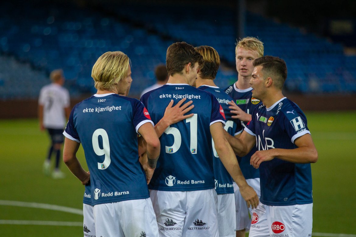Sebastian Pedersen (9), Aleksander Stenseth (51), Arnar Gudjonsson (bak) og Hasan Hüseyin Duman, Team SIF mot Eidsvold Turn