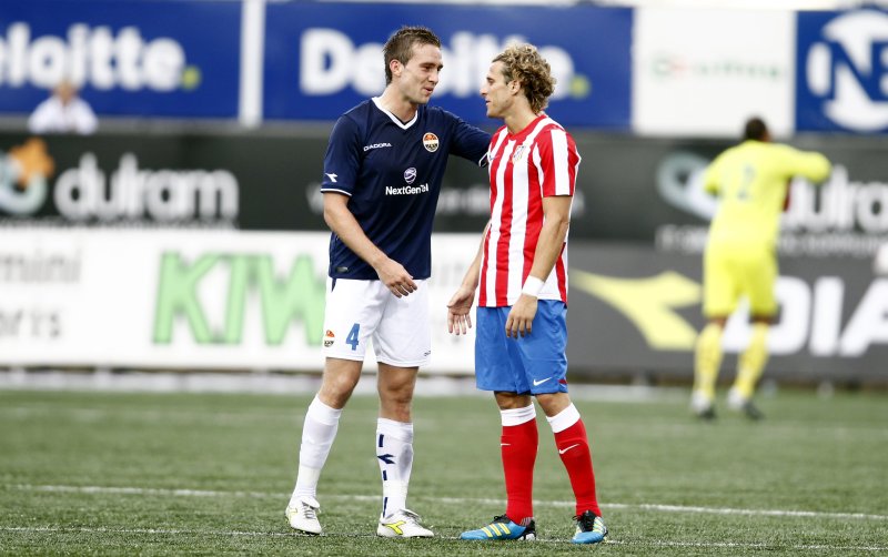 Diego Forlan, som her takker Kim A. Madsen for kampen, skrøt mye av Godset.