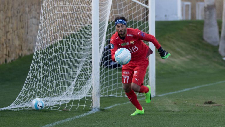 _E6A5479Sosha Makani.jpg