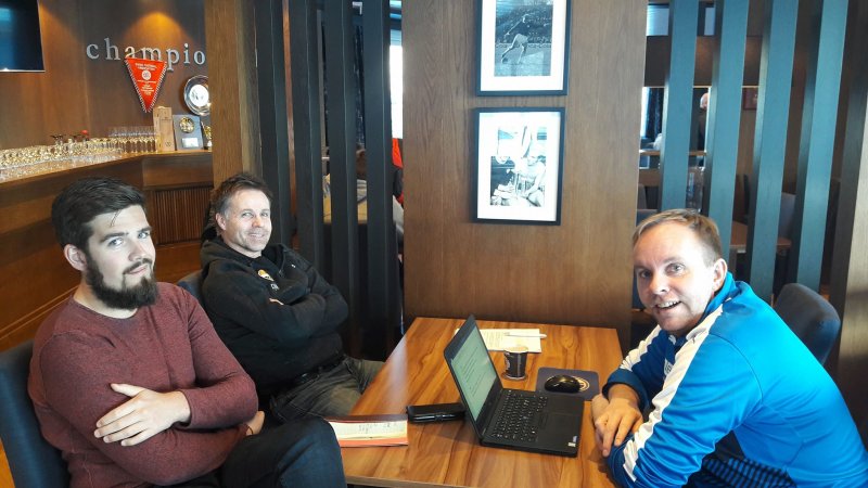 Harald Johannessen (t.h.) sammen med keepertrener Anders Rønning (t.v.) og G16-assistent Jan Wendelborg.