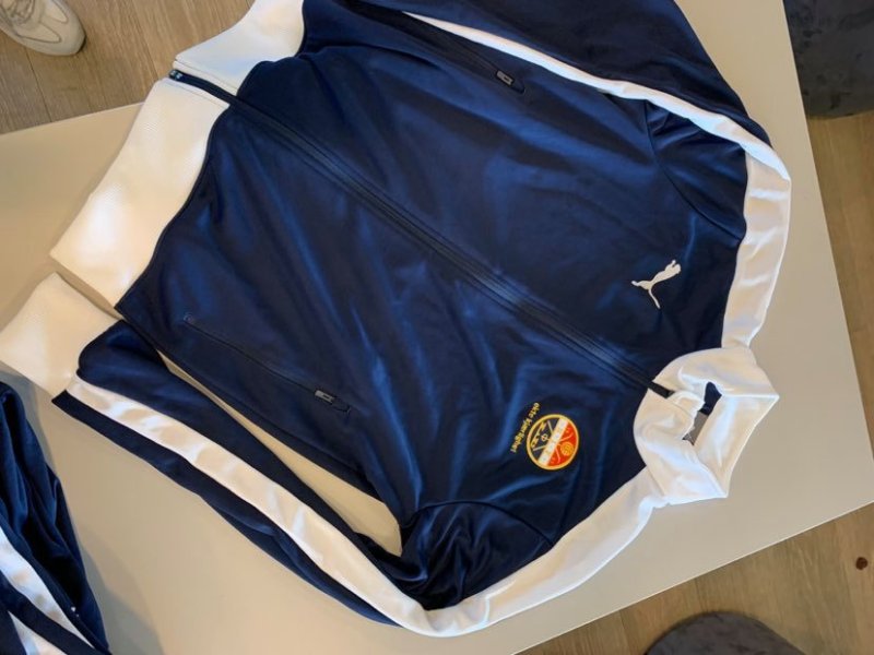 Jakker og gensere 100,-