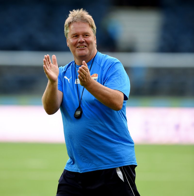 BP takket de tilreisende etter kampen. Foto: Digitalsport