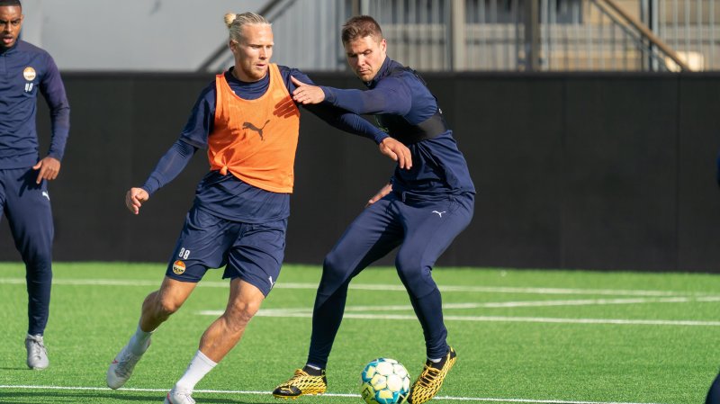 Ari Leifsson er tilbake i trening.