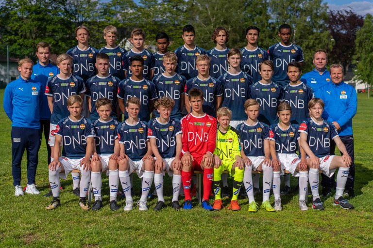 Lagbilde G16 - alle spillere og stab